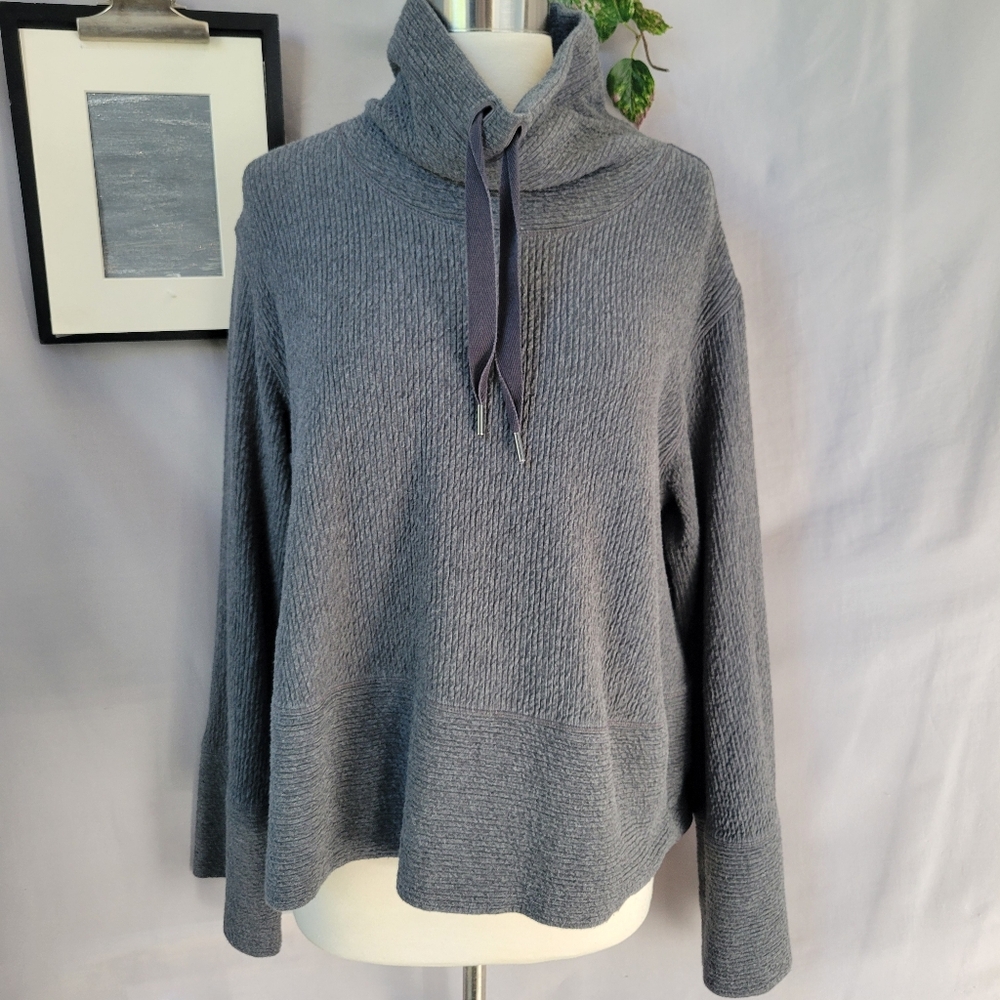 Lululemon Retreat Yourself Pullover Charcoal Grey M/L